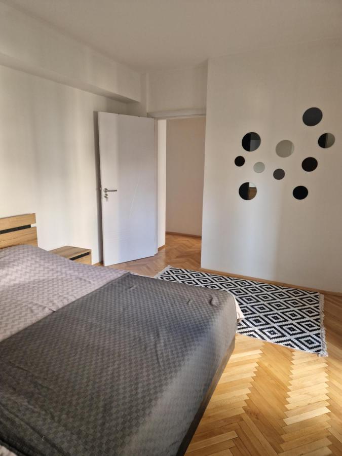 Comfy Center Apartment Skopje Luaran gambar