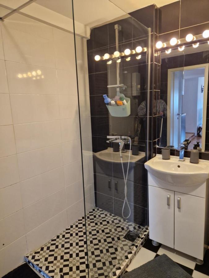 Comfy Center Apartment Skopje Luaran gambar